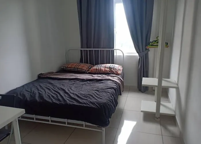 Room In Paraiso Residence